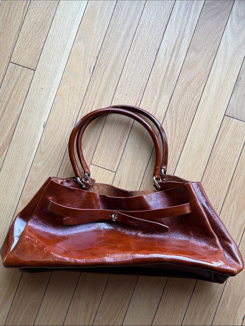 Brown Patent Leather Tote Handbag Great for Fall! By Francesco Biasia
